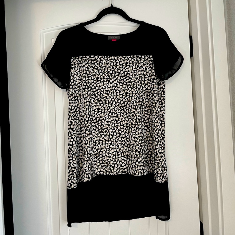 Vince Camuto Sheer Patterned Top size XS